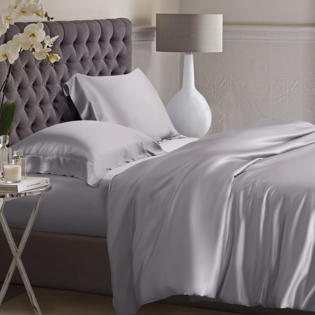Best Silver 22 Momme Mulberry Silk Duvet Cover UK Best Silver 22 Momme Mulberry Silk Duvet Cover UK